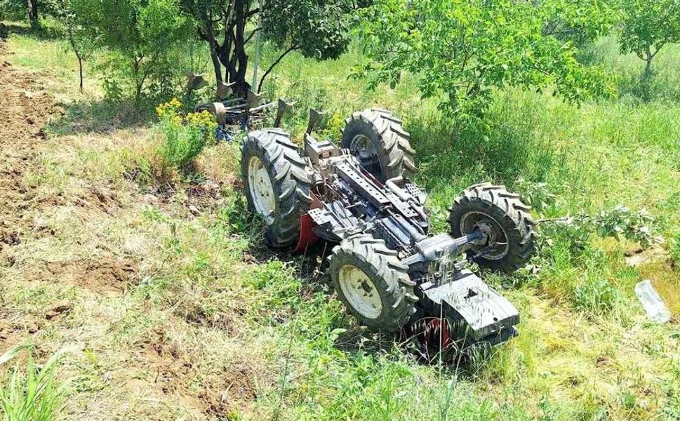 Manisa'da traktör kazası: Sürücü ağır yaralı!