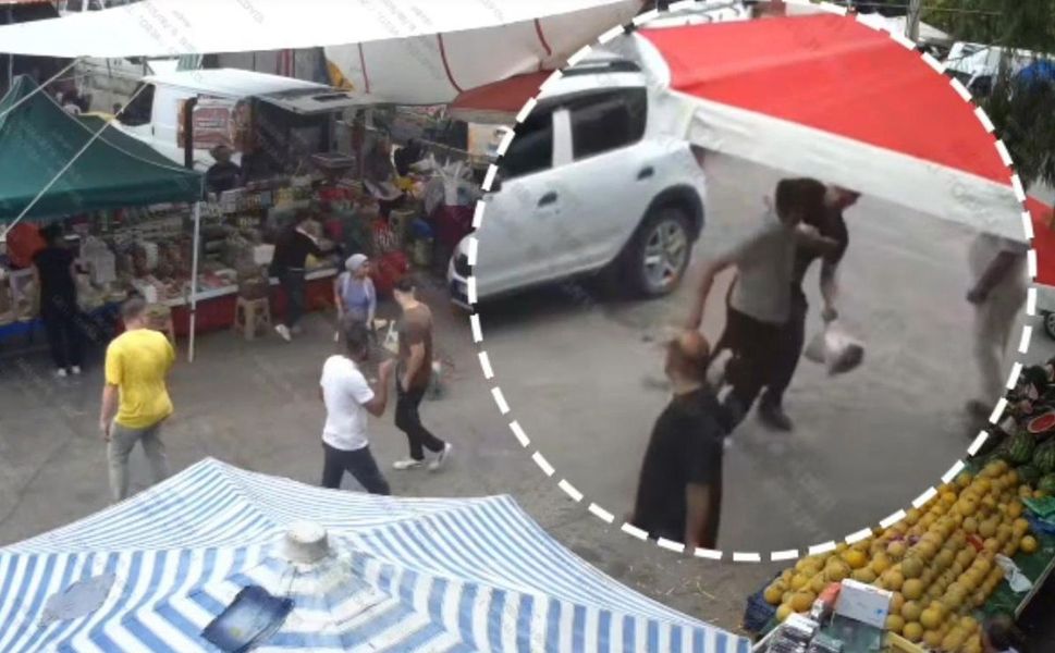 İzmir'de pazarda kavga: Zabıta ekiplerine bıçaklı saldırı!