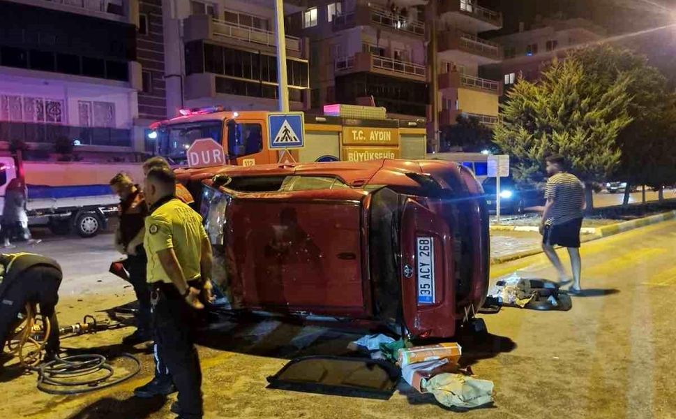 Aydın Kuşadası'nda kaza: Otomobil takla attı!