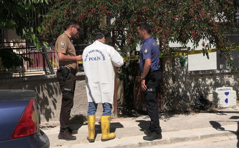 Kütahya'da evde yangın çıktı: 1 kişi hayatını kaybetti!