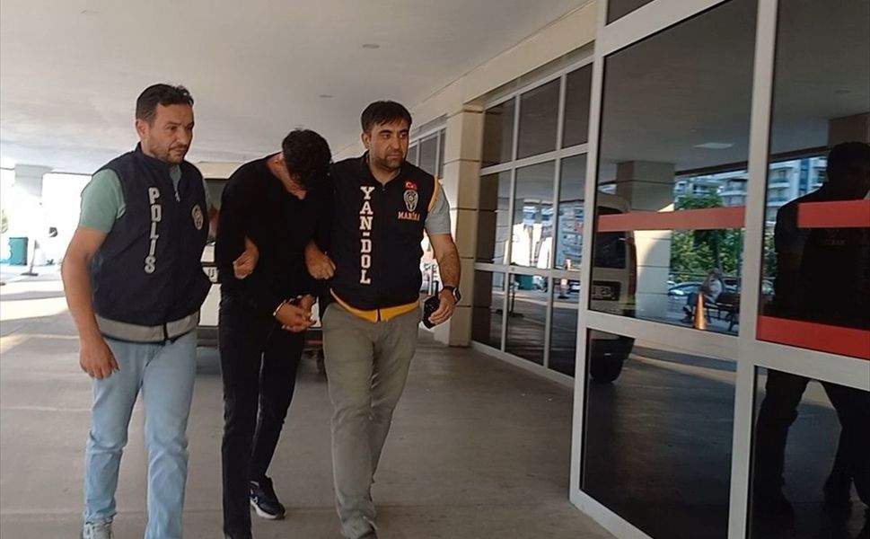Manisa'da kendisini polis olarak tanıtıp 1 milyon TL dolandırdı!