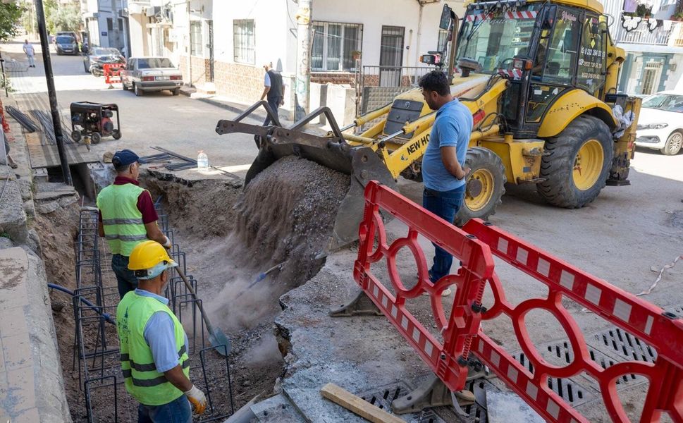 İzmir'de Buca, Karabağlar ve Gaziemir'de yağmur suyu baskınlarına çözüm!
