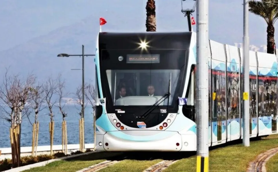İzmir'de tramvay kullananlar dikkat: Pazar günü bazı duraklarda sefer yok!