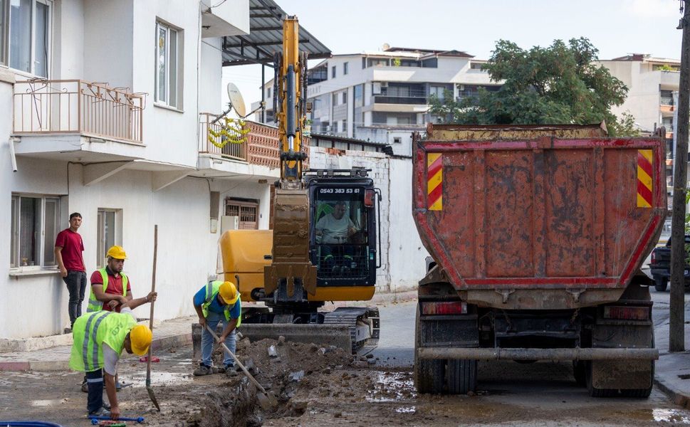 İzmir Kınık’ta 40 yıllık içme suyu şebekesi yenileniyor!