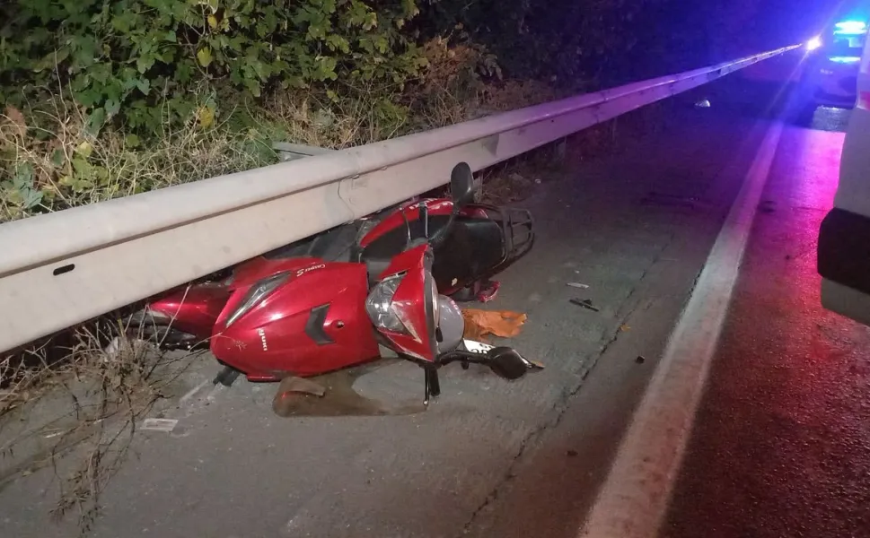 Manisa&amp;#039;da iki motosiklet çarpıştı: 1&amp;#039;i ağır 3 yaralı var!