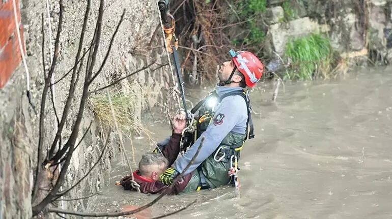 Ege’yi Sağanak Ve Fırtına Vurdu
