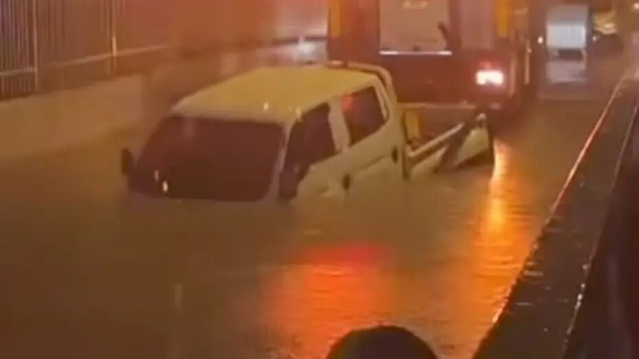 Su Dolu Alt Geçitte Mahsur Kalan Sürücü Hayatını Kaybetti (1)