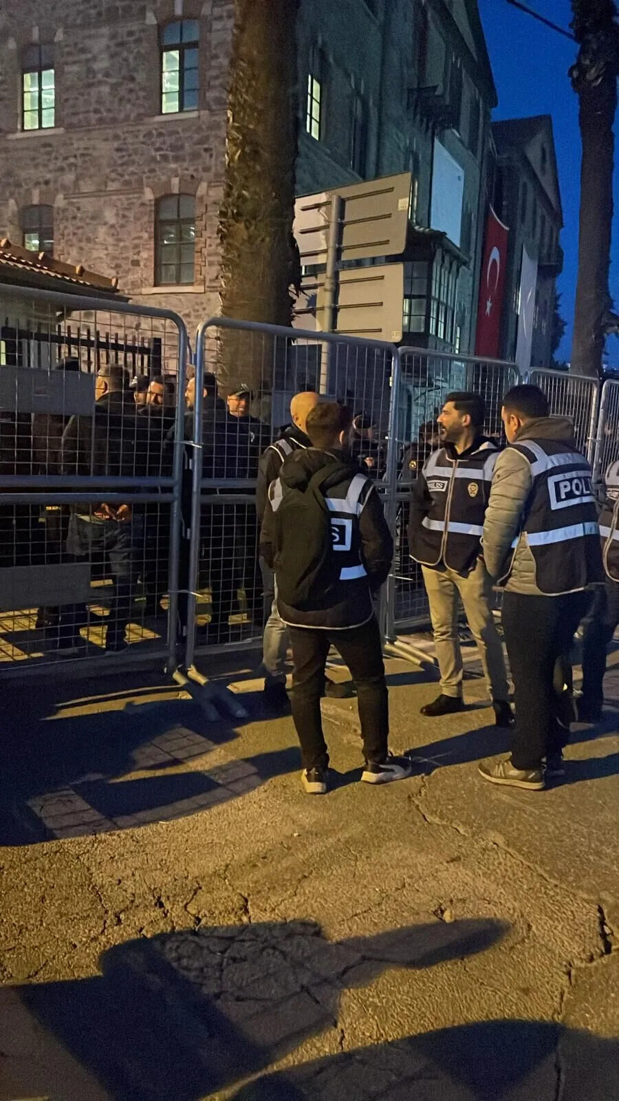 Meslek Fabrikası Nda Biber Gazlı Tahliye