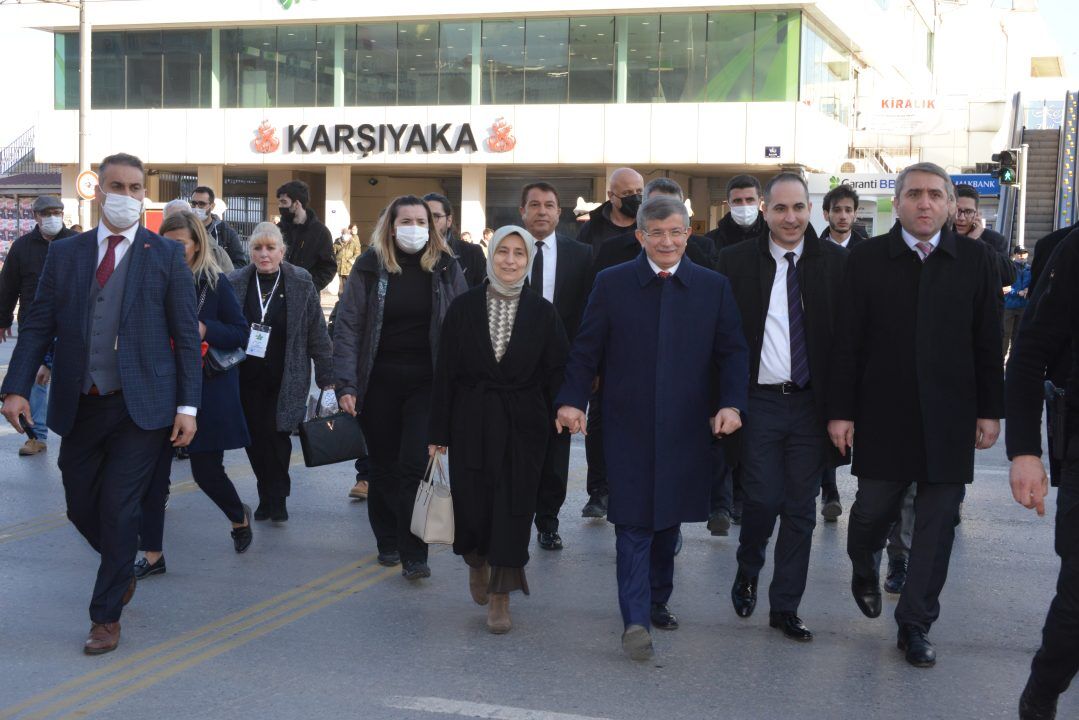 ahmet davutoğlu karşıyaka