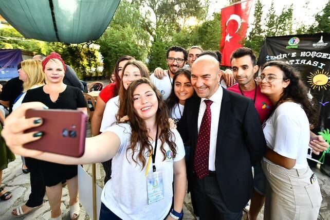 İzmir'e gelen üniversite öğrencilerine bedava yurt açıklaması